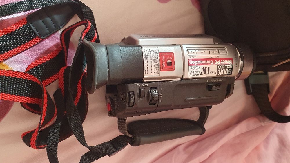 Camera mini JVC cu geanta