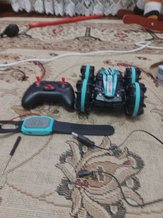 Тгрущка машинка вездеход