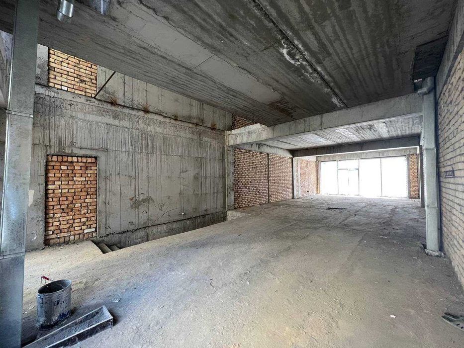 Продаётся помещение 450м2  Ориентир: ул. Махтумкули, ЖК New life