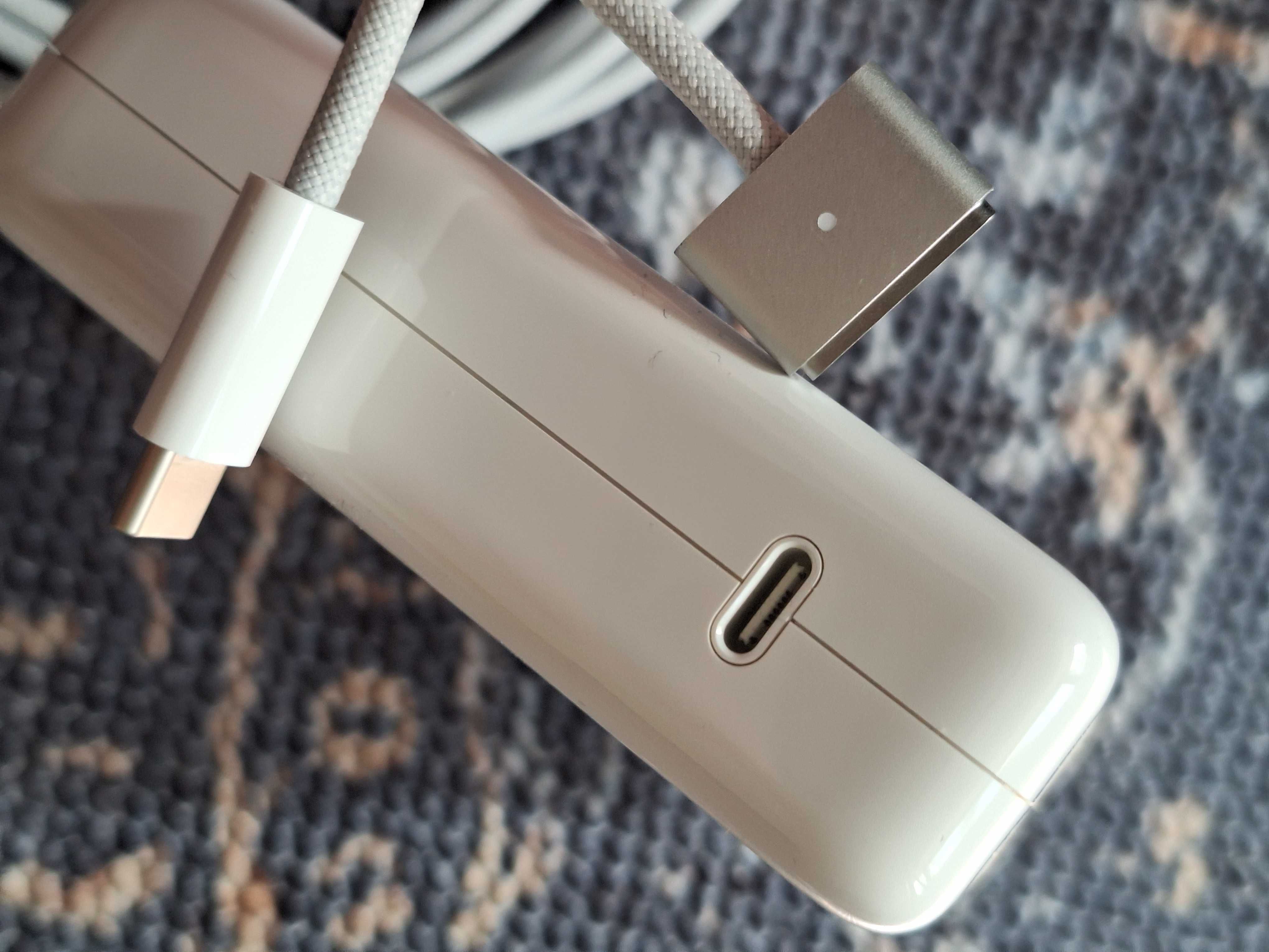 Apple USB-C Power Adapter - 140W и MagSafe 3 кабел за MacBook PRO