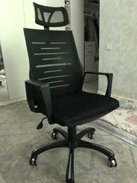 Черное кресло