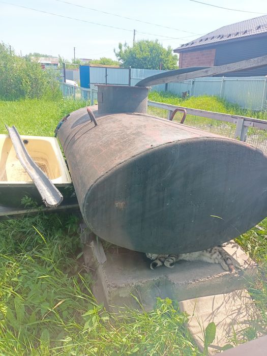 Продам ёмкость для воды 2200 литров  в хорошем состоянии все вопросы п