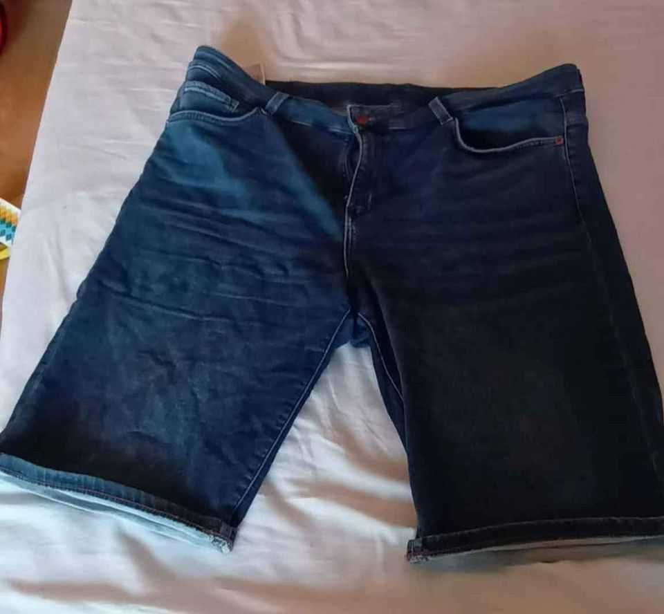 LOT pantaloni scurti xl si 3 sfert 
20lei bucata