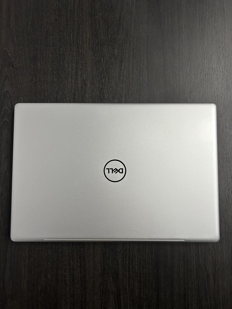 Лаптоп Dell Inspiron 15