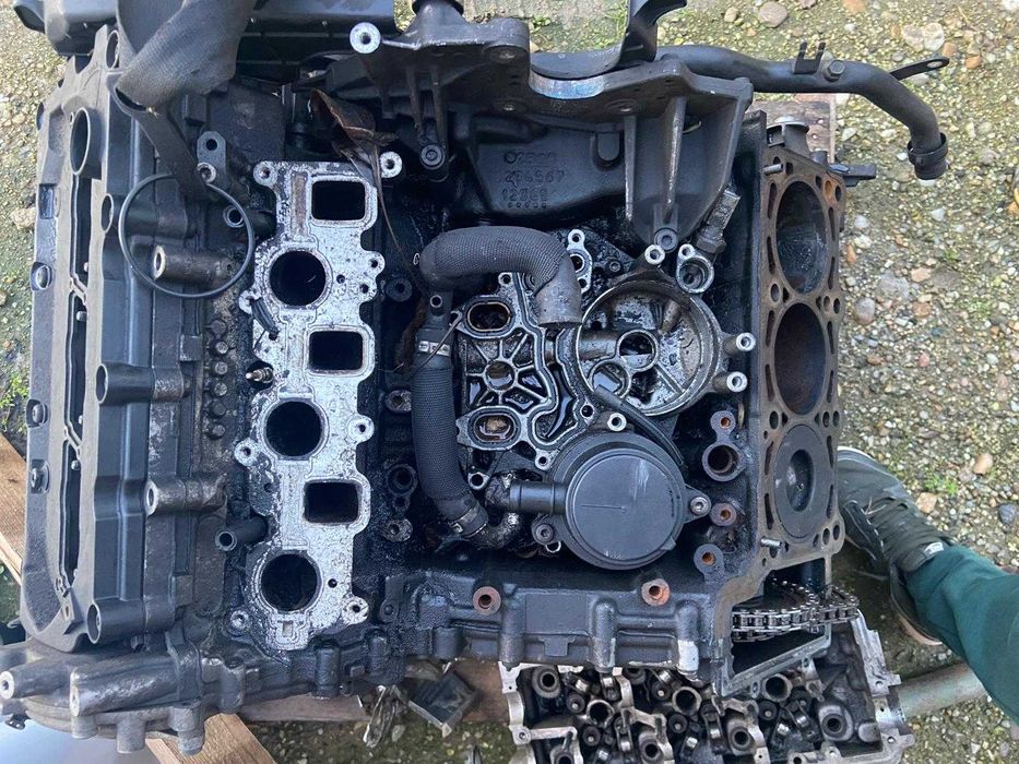 Motor Audi a4 b8 motorizare 2699 cm³
Cod motor CGK 
An 2009