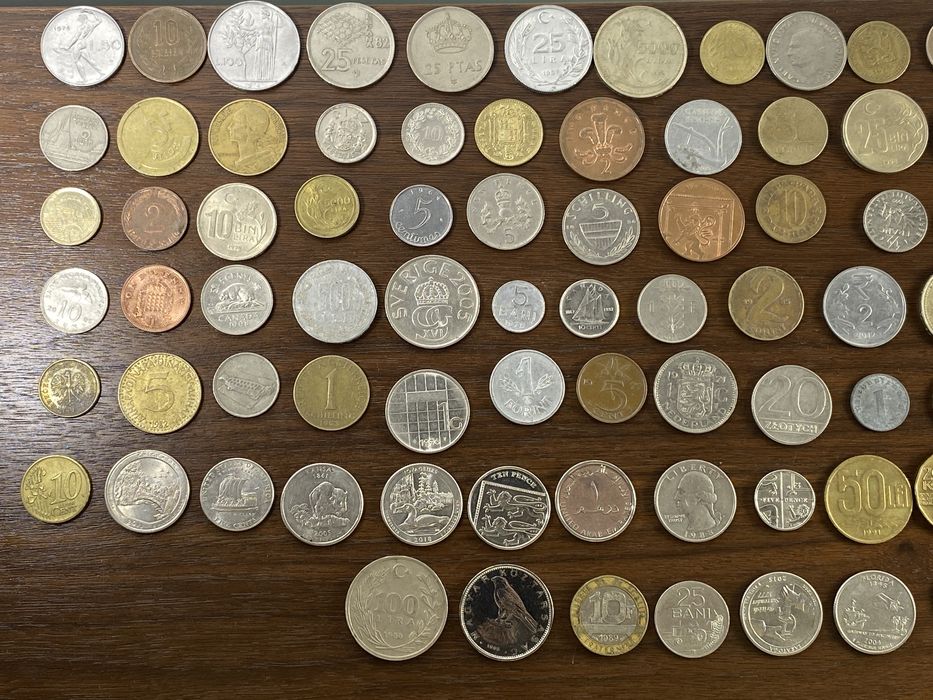 Lot 100 monede