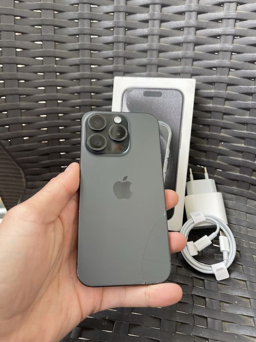 • Iphone 15 Pro •  512gb •