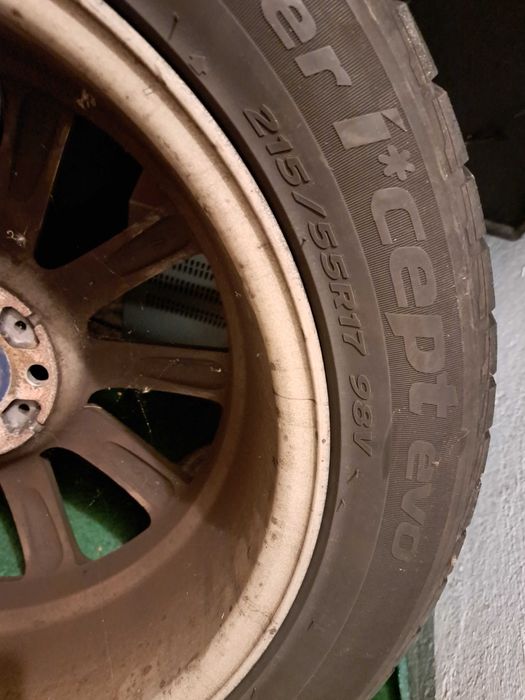 Продавам джанти за Toyota avensis T 27