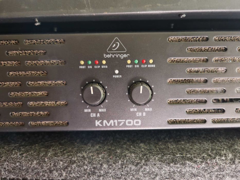 4 Тонколони  BEHRINGER към тях мишпулт и усилвател