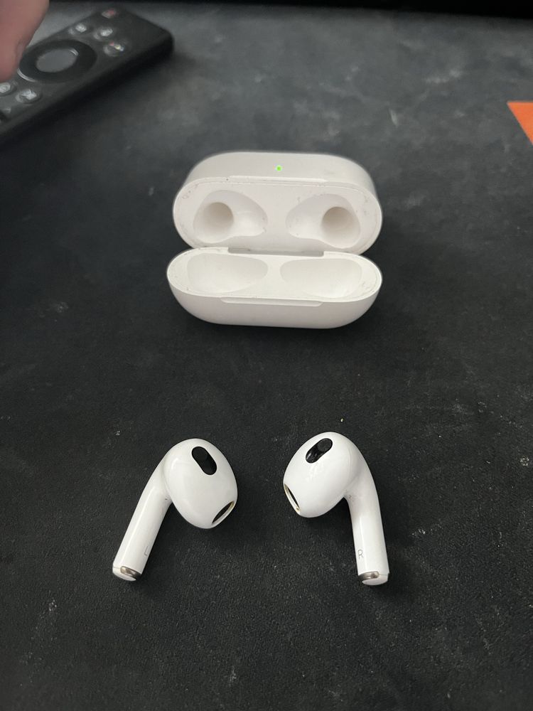 AirPods 3 generation