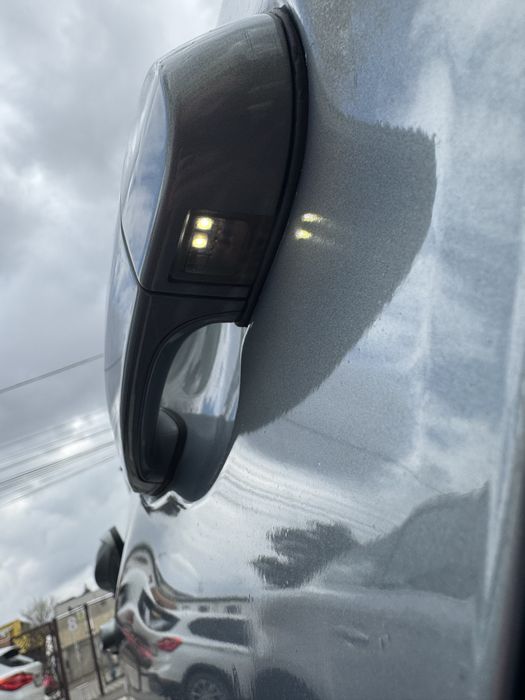 BMW E90 320i  Sedan