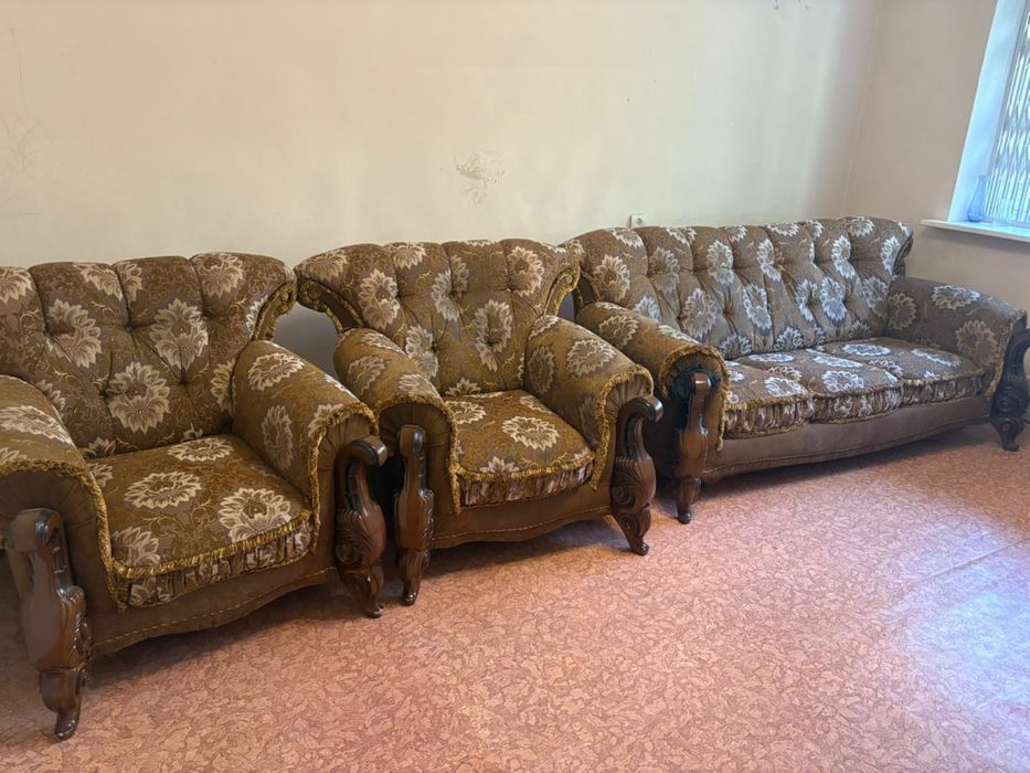 Продам  диван в отличном состоянии