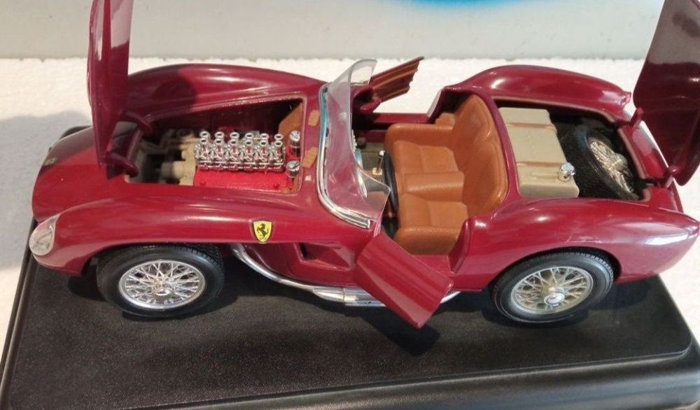 Ferrari 250 testa rossa 1957 macheta 1:18
Scara 1:18
Colecția Shell

P