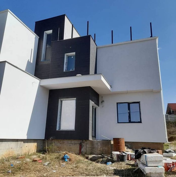 Execut finisaE interioare ,exterioare și case la roșu.