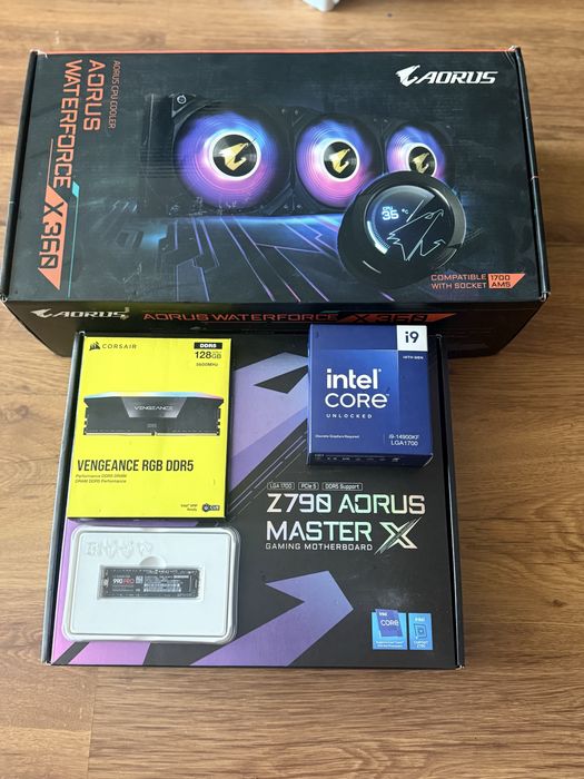 Ентусиастски комплект/ I9 14900KF/Z790/128GB/Водно/4TB SSD