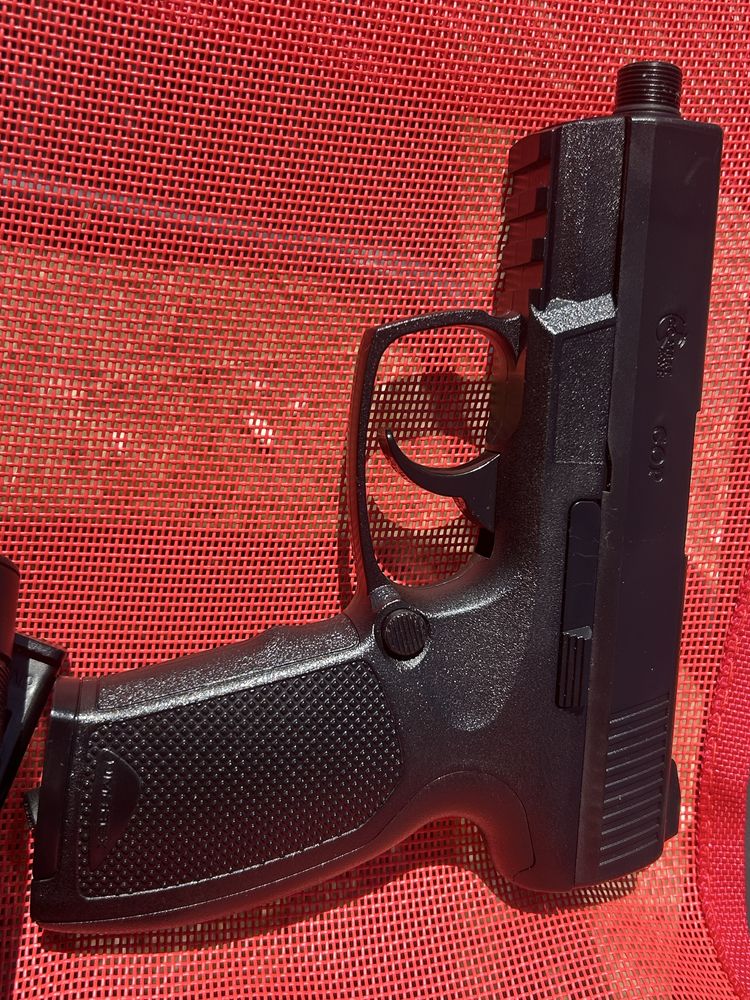 Pistol air soft Umarex combat zone