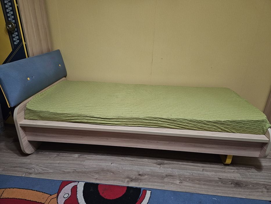 Продам кровать 180 см