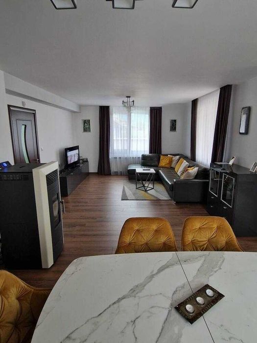 Продава се Къща в Пловдив, Остромила - 160 кв.м за 2563 €/кв.м - Снимка #2