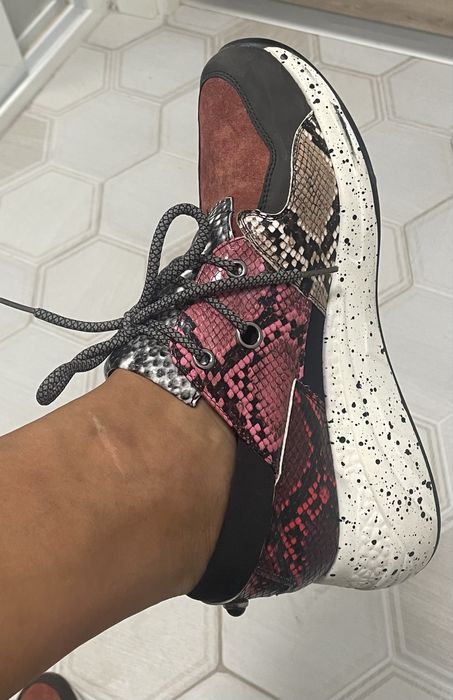 Многоцветни обувки на топ цена