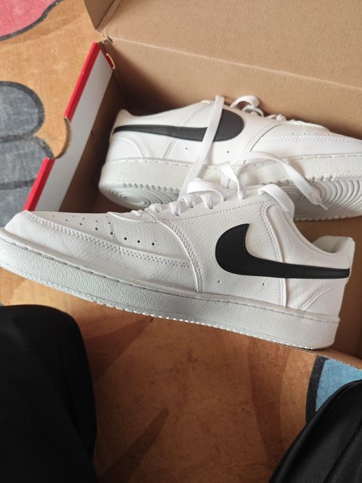 Чисто нови маратонки NIKE