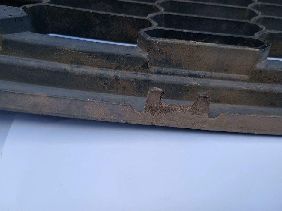 Grila fata sus și jos Polo 6R