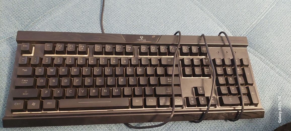 Tastatură VERTUX