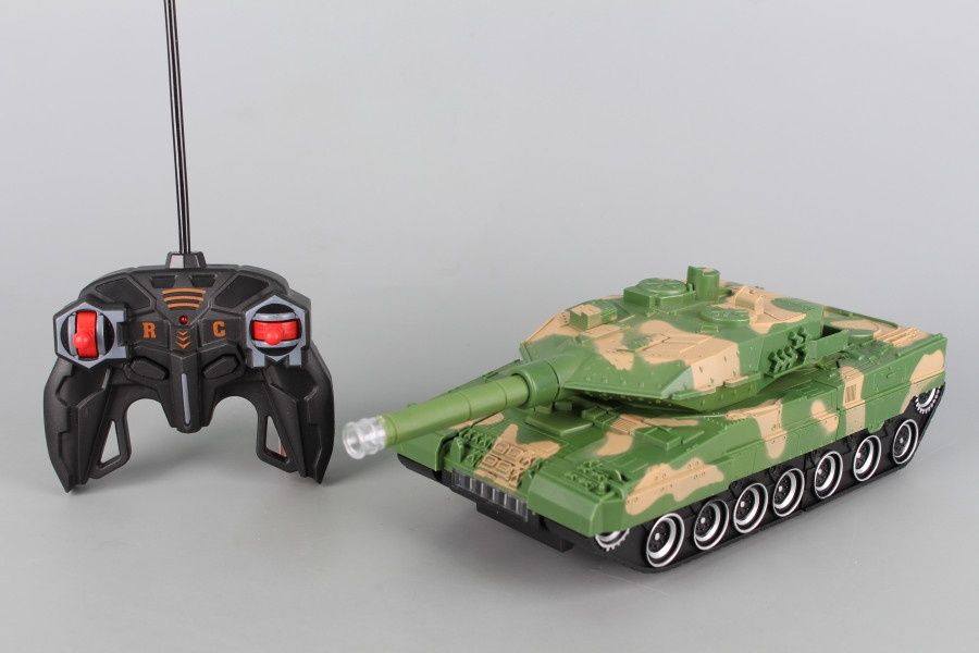 Танк трансформиращ се в робот - радиоуправляем