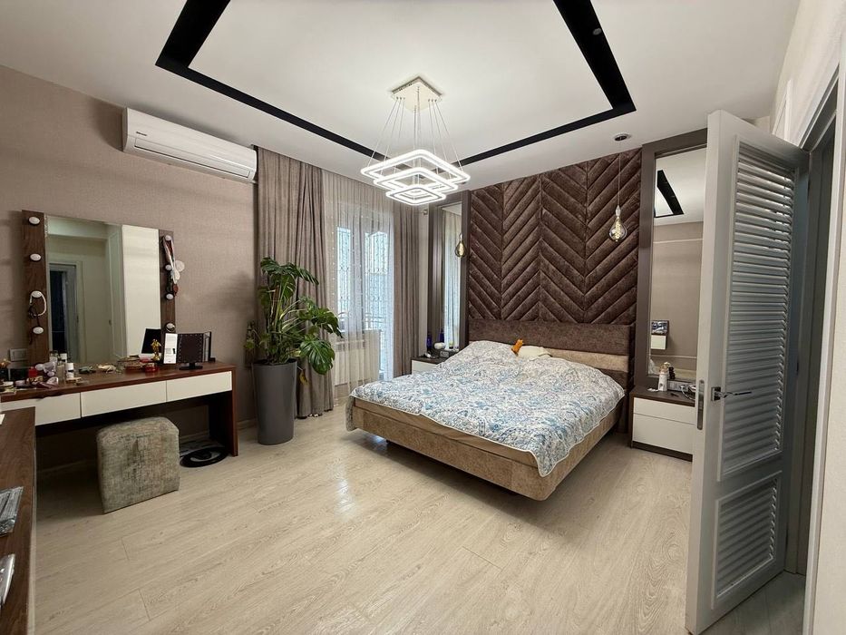 Продаётся 4х комнатная квартира в новостройке: метро Шахристан