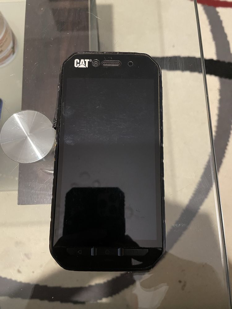 Cat s41 Ударо и водоустойчив телефон