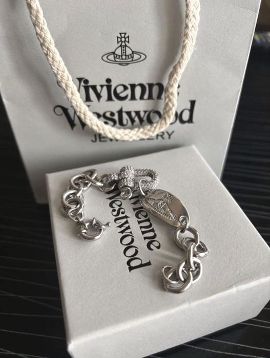 Vivienne Westwood гривна
