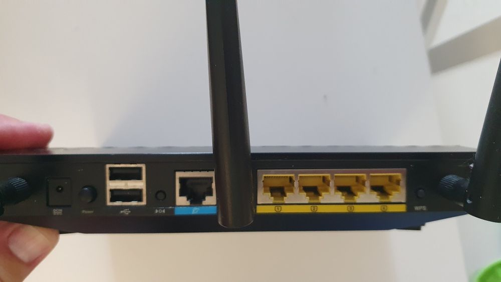 Router Asus RT-AC66U