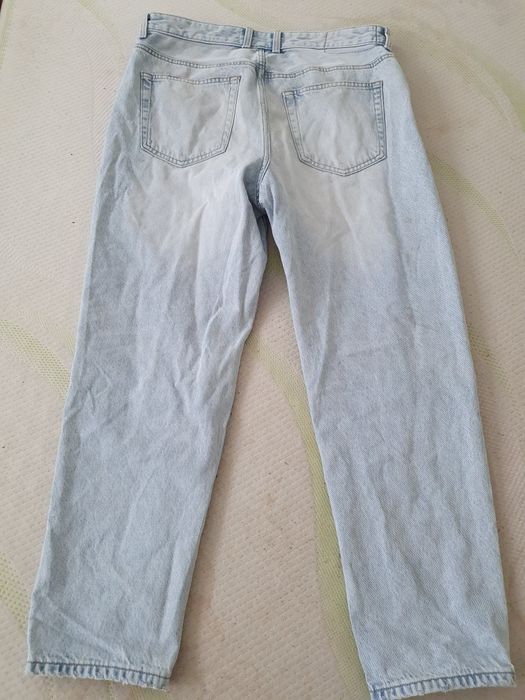 Blugi bershka 42