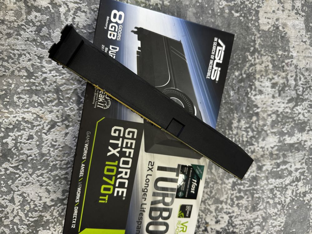 Placa video Asus Turbo GTX1070Ti-8Gb / impecabila