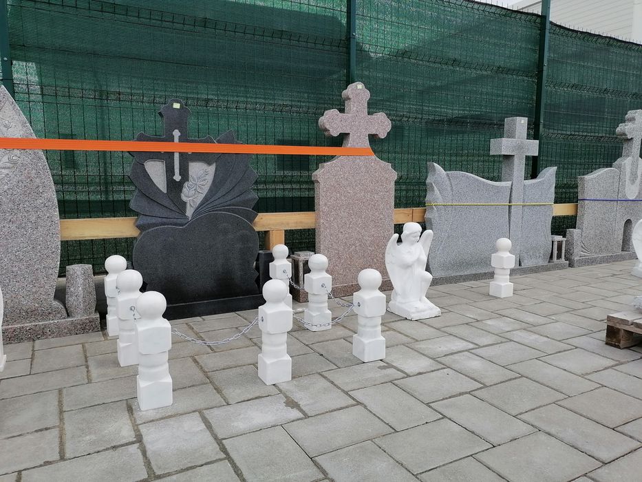 Monumente Cruci / Lucrări funerare