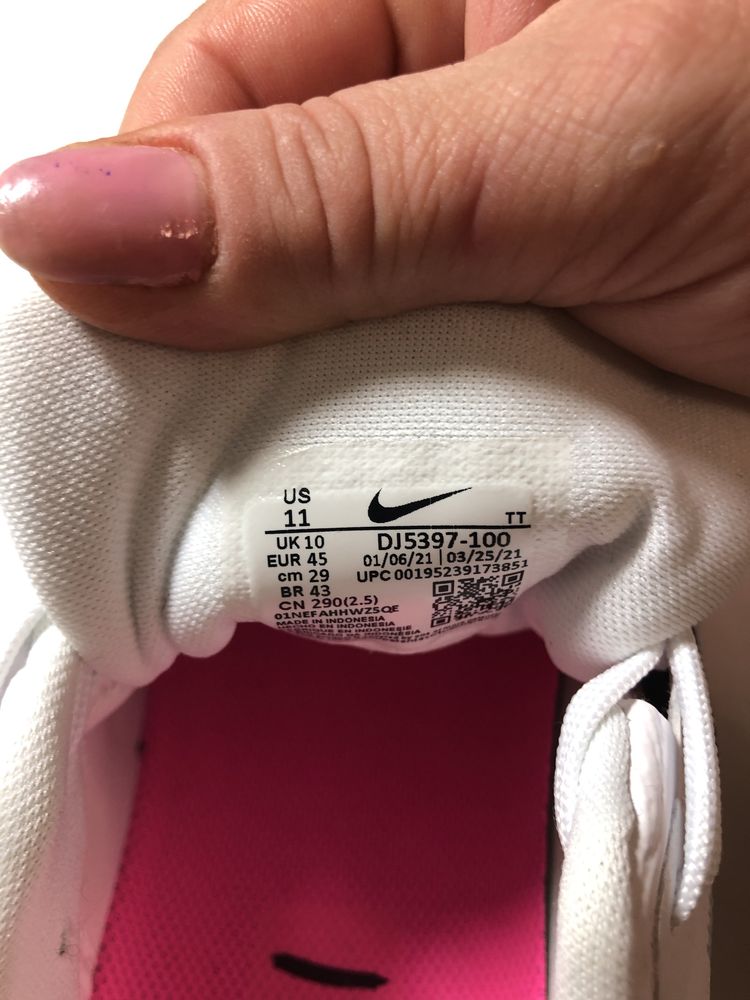 Adidași Nike ,noi, nefolosiți, mărimea 45