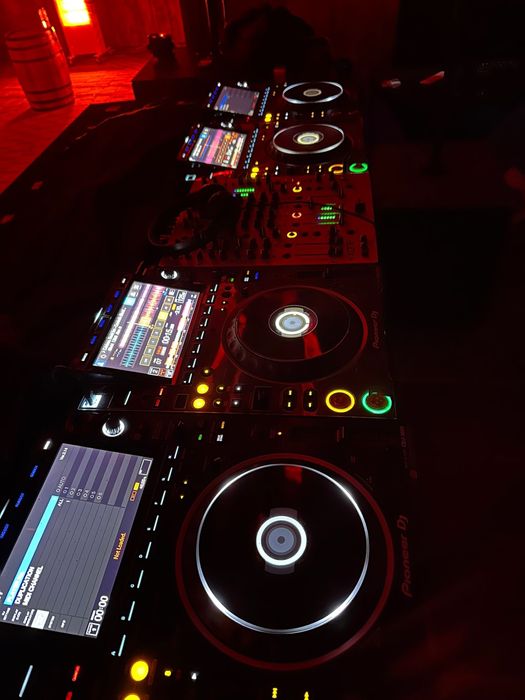 Inchiriez Cdj 3000 cu V10,A9 sau  Xone 92-96