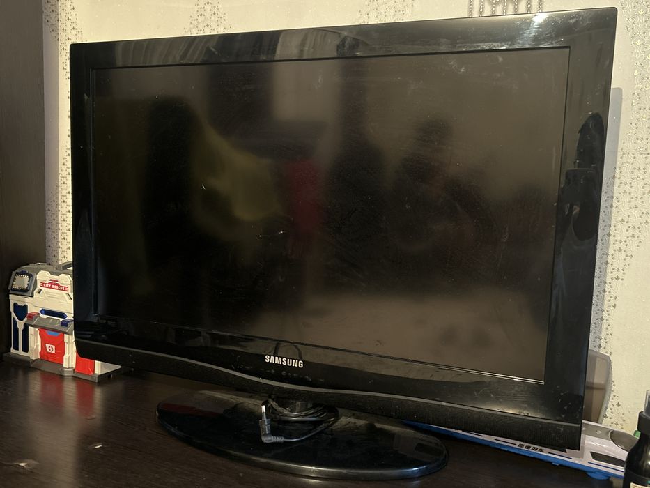 Телевизор SAMSUNG модель: LE32C350D1W