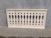 Stâlpi sculptați și scânduri ornamentale pentru terase, foișoare