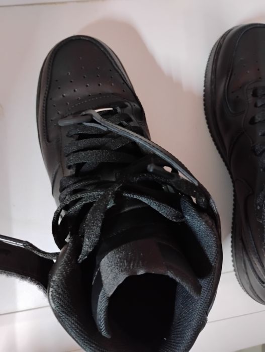 Vând adidași Nike Air