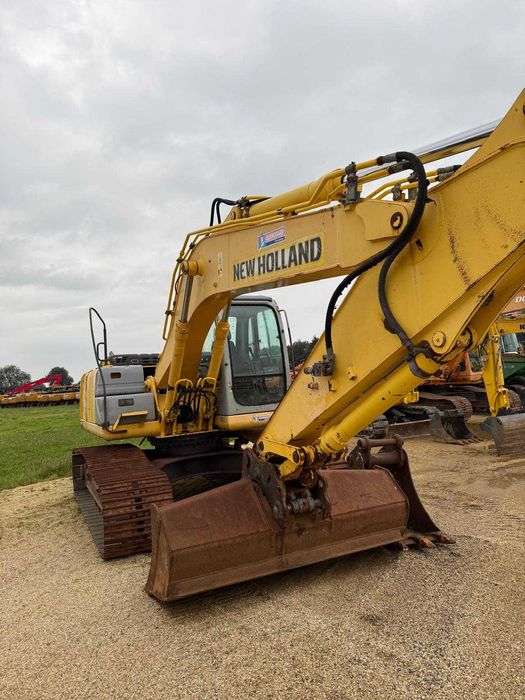 De vanzare Excavator New Holland E175
