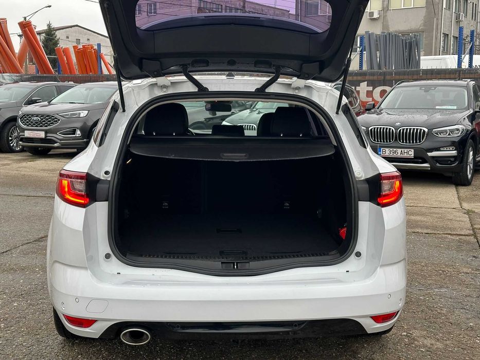 Inchirieri Renault Megane 2022 automat la preturi incepand cu 25euro