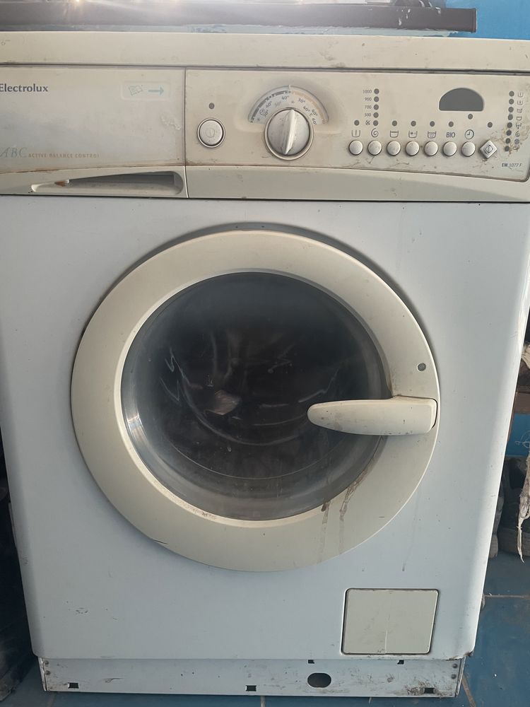 На разбор 2 стиралные машины