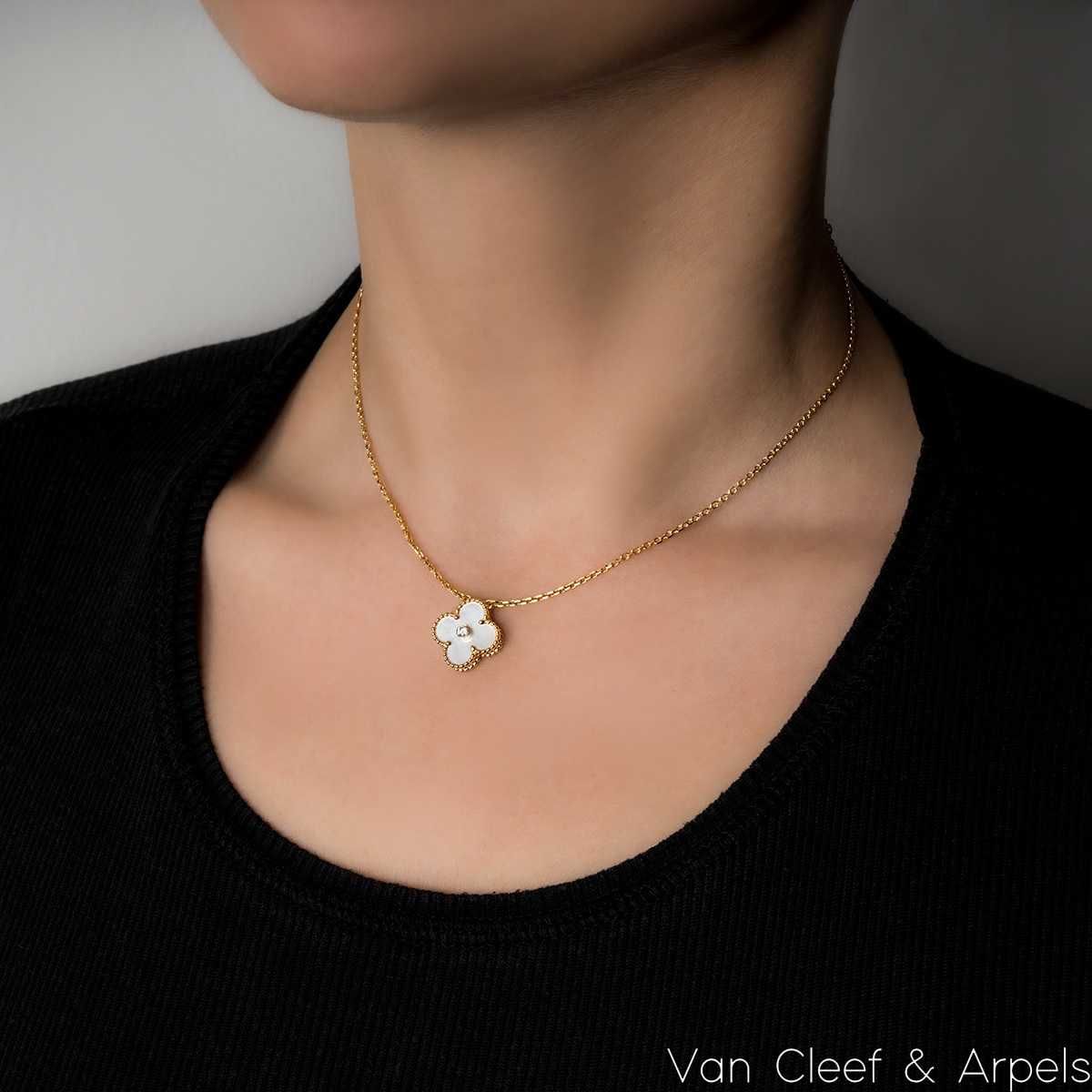 Van Cleef & Arpels VCA Silver Cream Mother Pearl Diamond Clover Колие