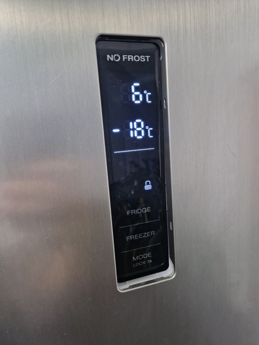 Хладилник с фризер Exclusive A++ No Frost