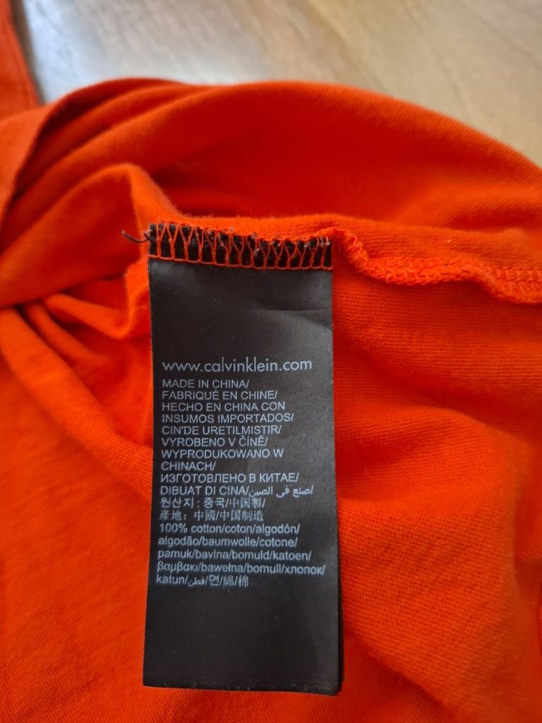 Calvin Klein-Тениска