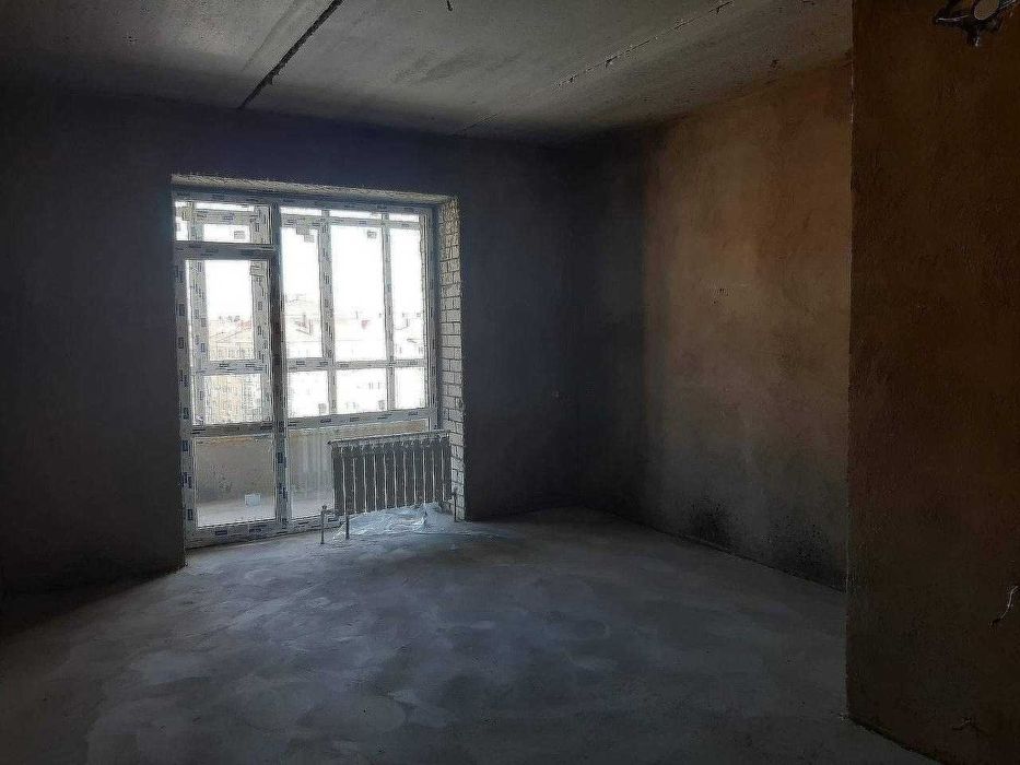 Продам  1 кв р-н Батыса