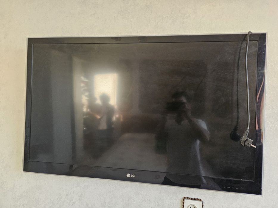 Телевизор LG, плазменный.