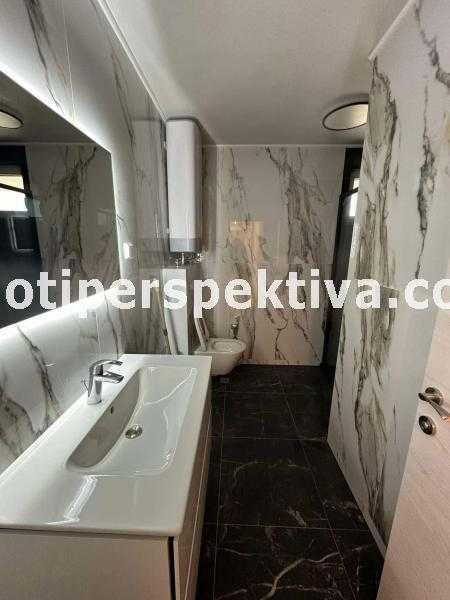 Продава се Тристаен апартамент в Пловдив, Христо Смирненски - 136 кв.м за 1434 €/кв.м - Снимка #6