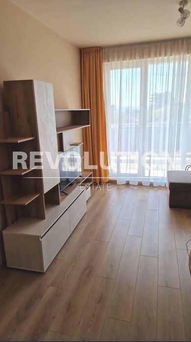 Дава се под наем Двустаен апартамент в Варна, Цветен квартал - 60 кв.м за 450 € - Снимка #1