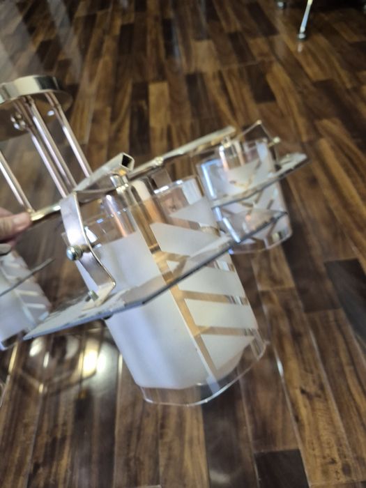 Продам люстру 5ти рожковую